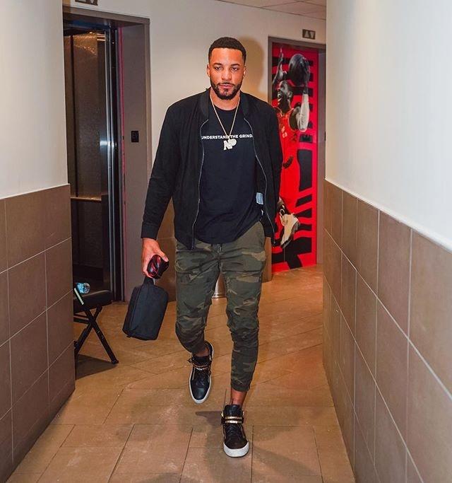 库里迎第12次圣诞大战：心怀敬畏，享受与胜利相遇的节日（库里第12次圣诞大战：怀敬畏，在节日里与胜利相逢）