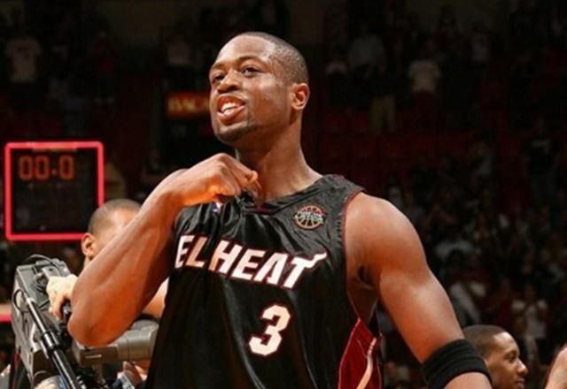 字母哥申请交易背后原因探讨（字母哥寻求交易的原因解析）