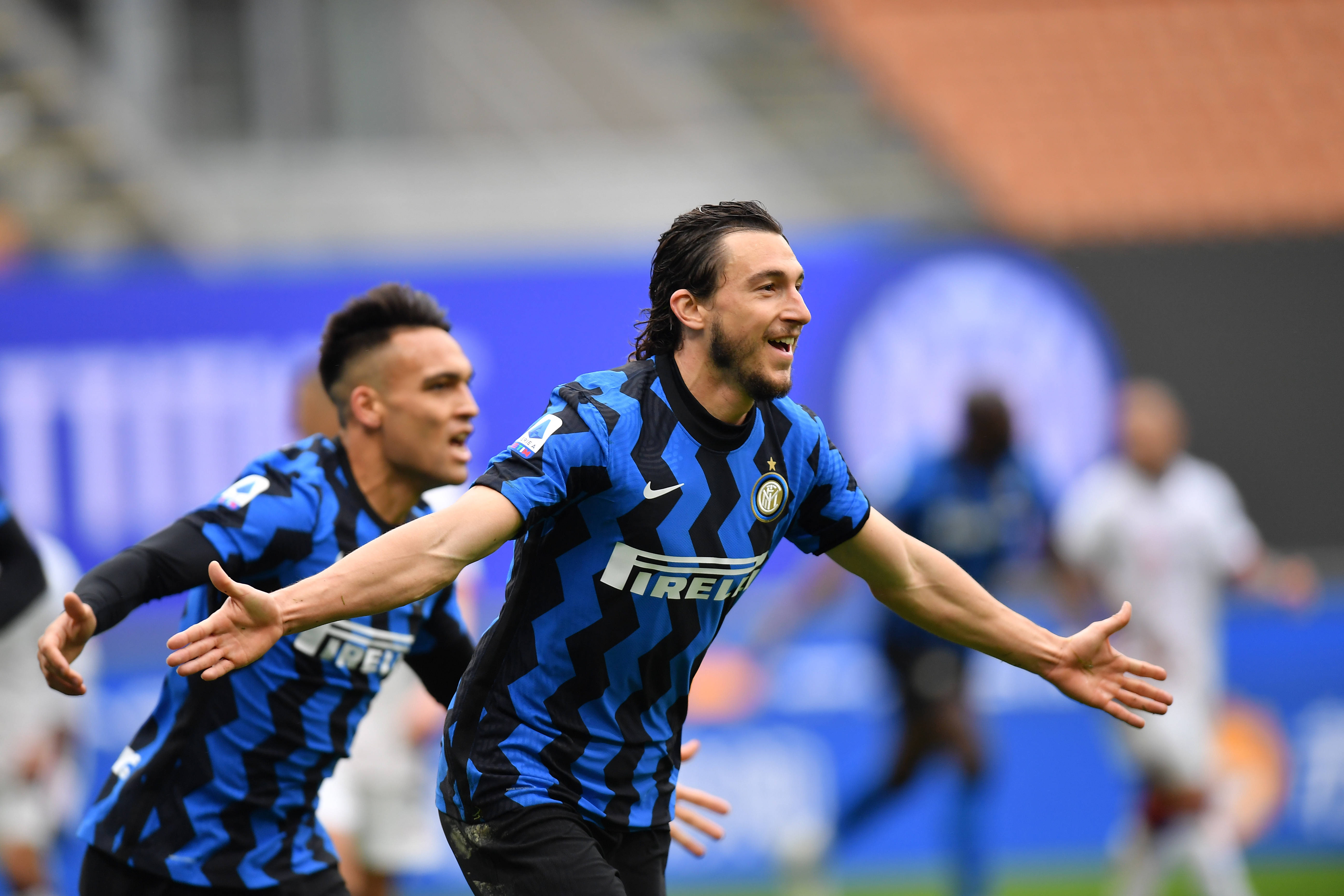 斯蒂尔：俱乐部将在周一上午面临一项重大抉择——是否让萨拉赫随队出征意大利（斯蒂尔：周一上午俱乐部将作出关键决定——萨拉赫是否随队赴意）