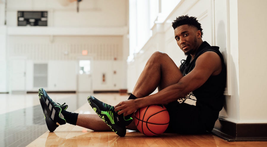 尼克斯队球员穆罕默德·迪亚瓦拉，一位来自非洲的篮球新星，在全球篮球界崭露头角。（来自非洲的尼克斯新星穆罕默德·迪亚瓦拉在全球篮坛崭露锋芒）