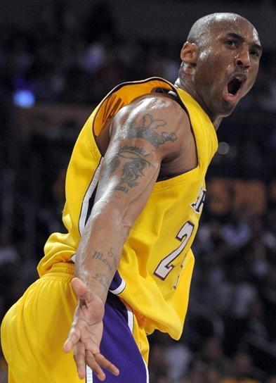 施洛特贝克：当灯光亮起、多特的主场沸腾时，我们很难被击败（施洛特贝克：灯光亮起、主场沸腾之时，多特几乎不败）