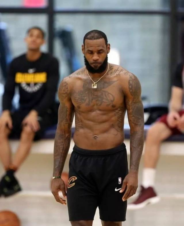 每体：巴萨发现约100名会员涉及欧冠对法兰克福门票转售问题（每体：巴萨查出近百名会员涉欧冠战法兰克福门票转售）