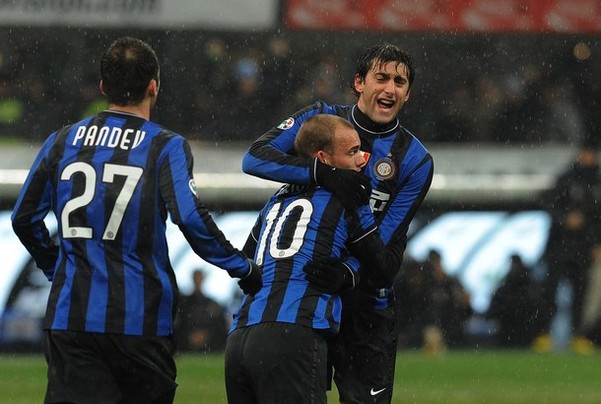 2平4负，海港为亚冠东亚赛区唯一一支还未取胜的俱乐部（2平4负，海港成亚冠东亚区唯一未尝胜绩球队）