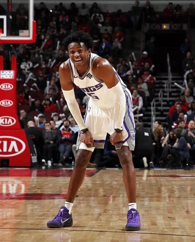 意外！中超冠军队主力外援后腰将跟成都蓉城签约！周定洋为此离队（突发：中超冠军队主力外援后腰将加盟成都蓉城，周定洋因此离队）