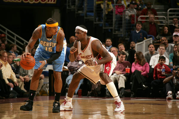 马刺半场19罚16中，湖人8罚5中&除东契奇外无人获得罚球（上半场马刺19罚16中，湖人8罚5中；除东契奇外无人站上罚球线）