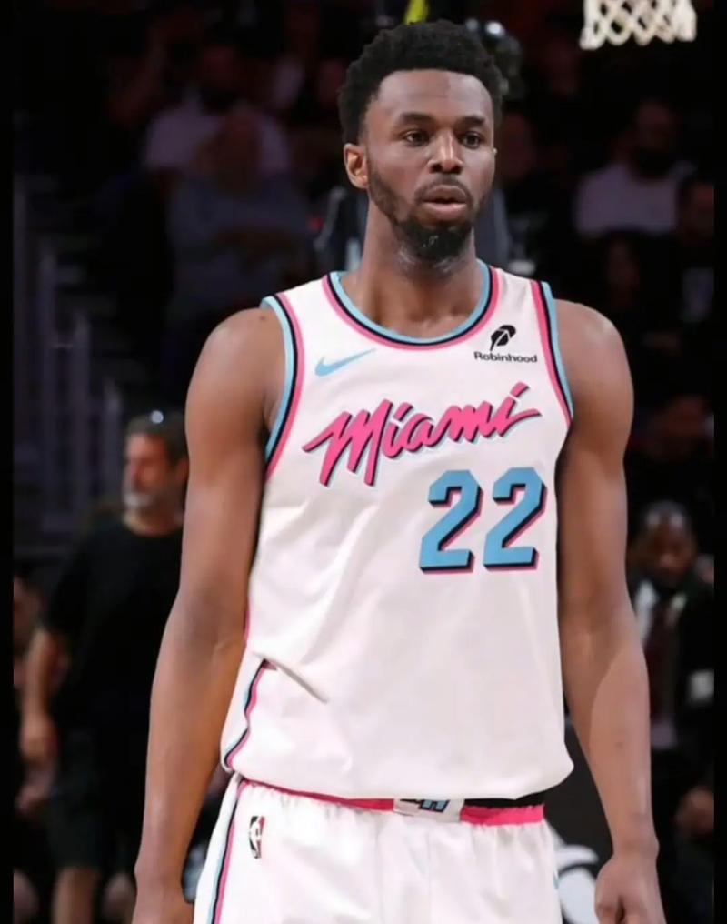 萨拉赫：好像有人不想我留队，非洲杯前我想在安菲尔德告别（萨拉赫：感觉有人不想我留队，非洲杯前盼在安菲尔德告别）