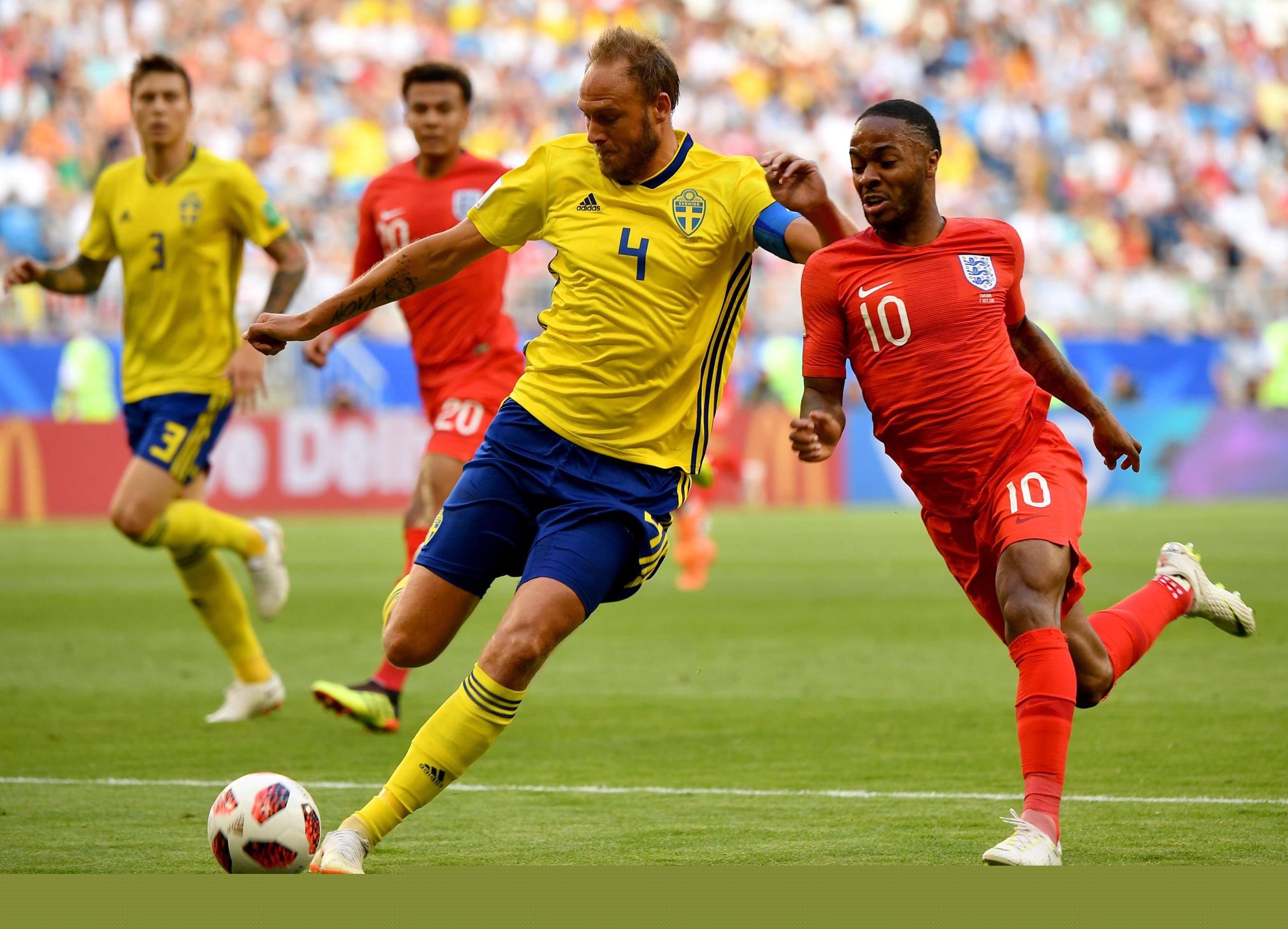 官方：赵博和王国明共同当选中超9／10月最佳守门员（中超9／10月最佳门将出炉：赵博、王国明携手当选）