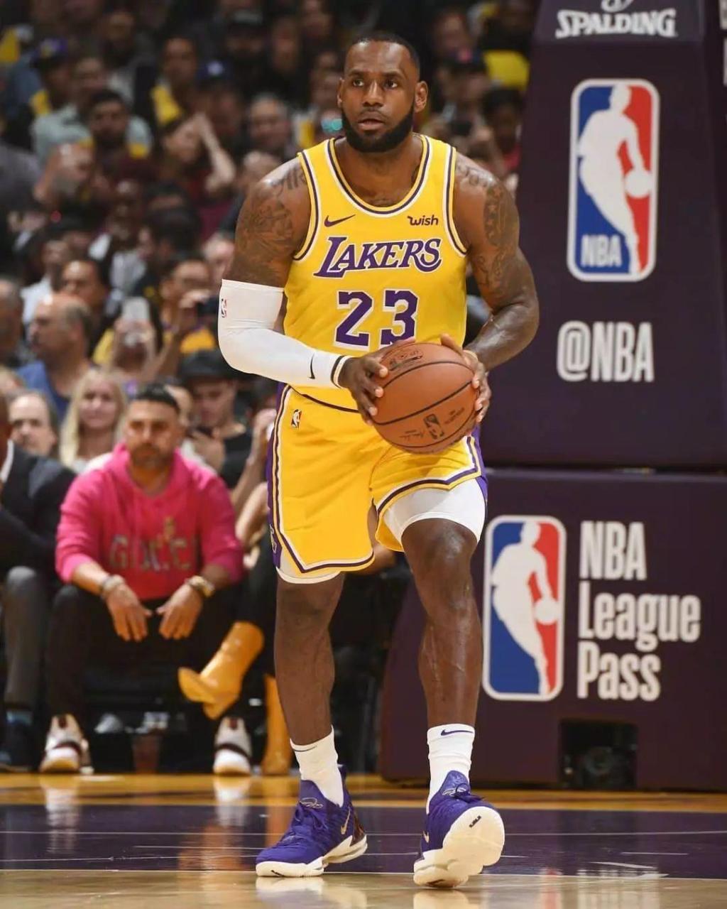 米体：国米想让邓弗里斯在意超杯半决赛对阵博洛尼亚时复出（米兰体育报：国米盼邓弗里斯赶上意超杯半决赛战博洛尼亚）