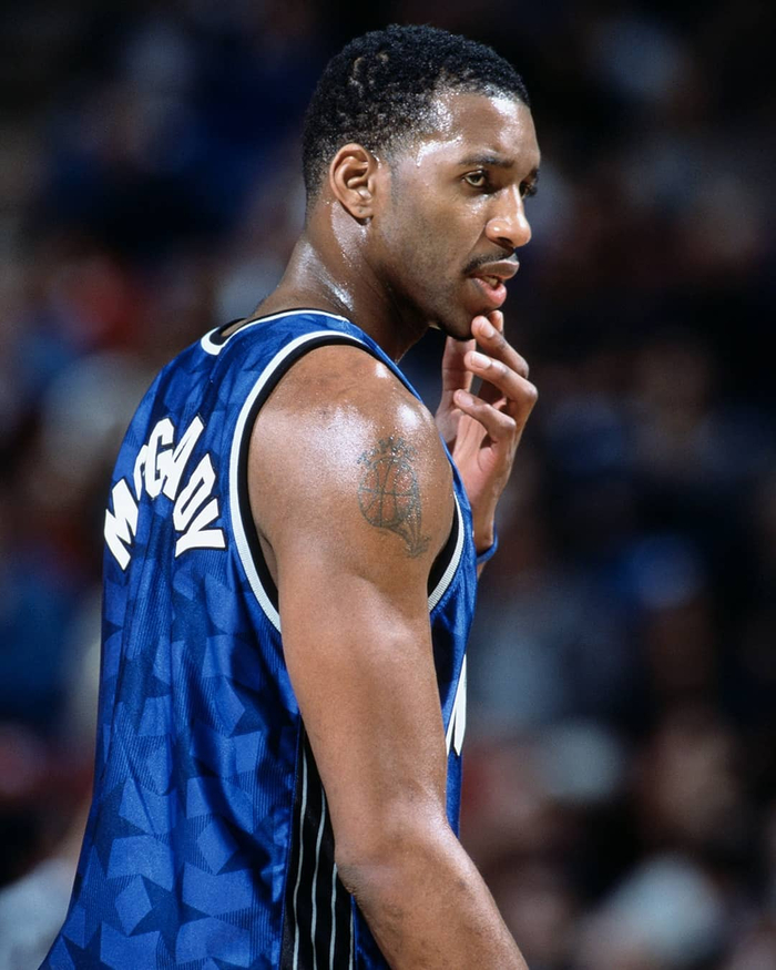 裁判专家：裁判给弗兰·加西亚红牌没问题，罚下卡雷拉斯错了（裁判专家：弗兰·加西亚红牌判定合理，卡雷拉斯被罚下属误判）