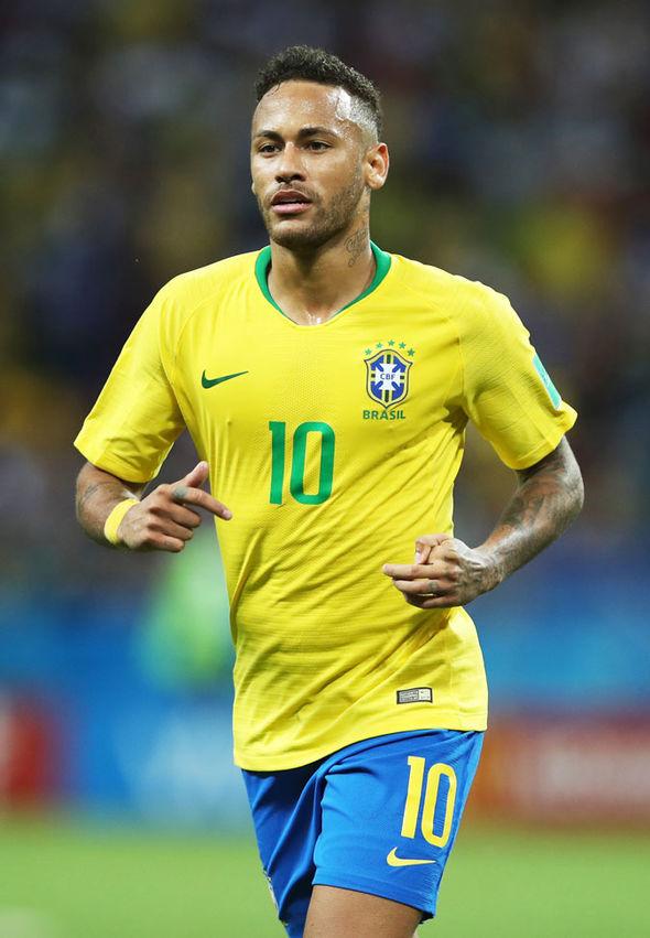 各项悬念今晚揭晓！关于2025FIFA颁奖礼，老哥们需要关注这些（2025 FIFA颁奖礼今晚揭晓：这些看点别错过）