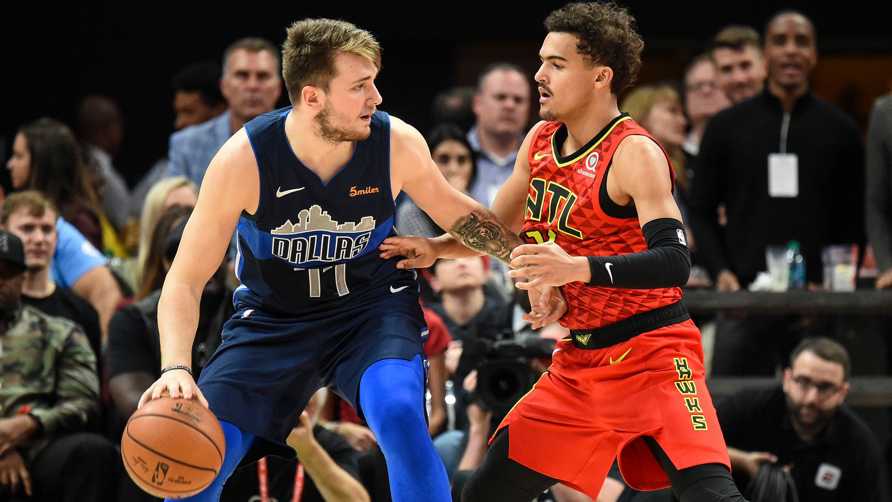 唯一手感在线！詹姆斯本场外线7中3，队友合计31中3（詹姆斯独撑外线：7投3中，队友合计31投仅3中）