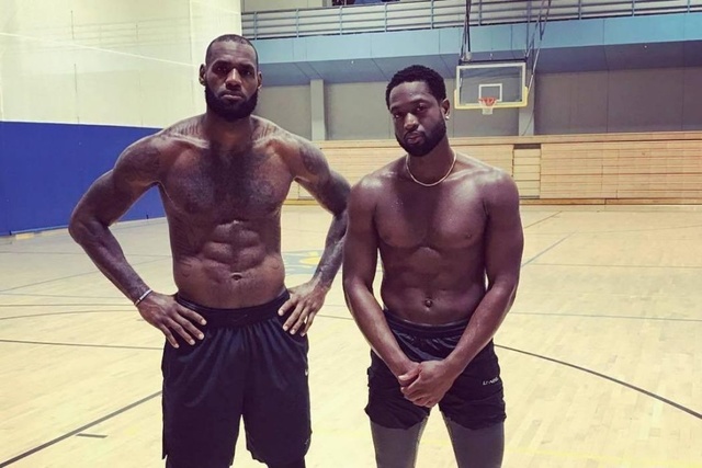 里程碑，徐新已为上海海港出战100场比赛（徐新迎来里程碑：代表上海海港出战第100场）