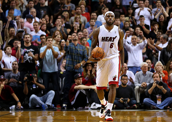 探索篮球的魅力——从丰田中心到篮球精神（追寻篮球之美：从丰田中心走向篮球精神）