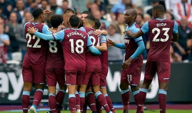 名记：雄鹿正在尽一切努力说服字母哥留队并瞄准多名球星引援（名记：雄鹿全力挽留字母哥，瞄准多位大牌球星补强）