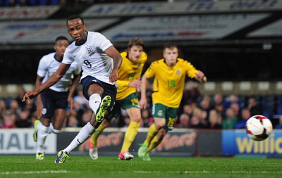 随着水晶宫2-1，西汉姆1-1，英超最新积分榜出炉：大黑马逼近榜首（英超积分更新：水晶宫2-1告捷、西汉姆1-1，大黑马紧逼榜首）